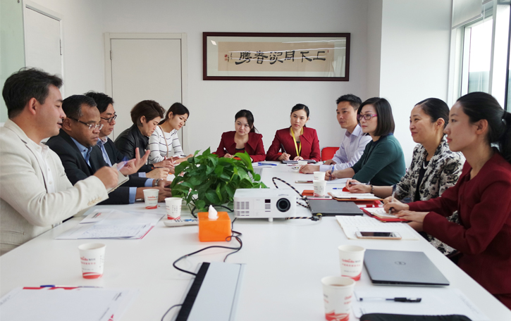 華伊斯蘭關(guān)系理事會理事長丁厚飛博士偕中華伊斯蘭關(guān)系理事會、馬來西亞代表Mr. Nasharudin 訪問東方龍商務(wù)